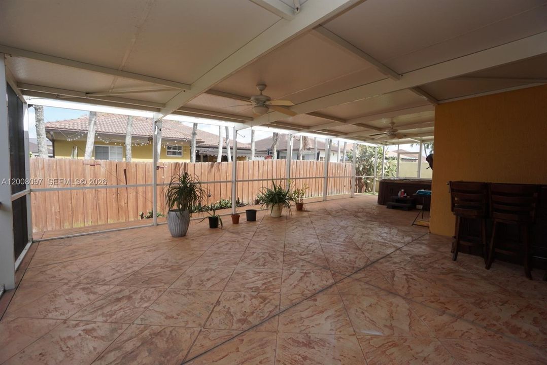 Recently Sold: $745,000 (4 beds, 3 baths, 1861 Square Feet)