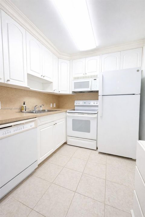На продажу: $84,900 (1 спален, 1 ванн, 720 Квадратных фут)