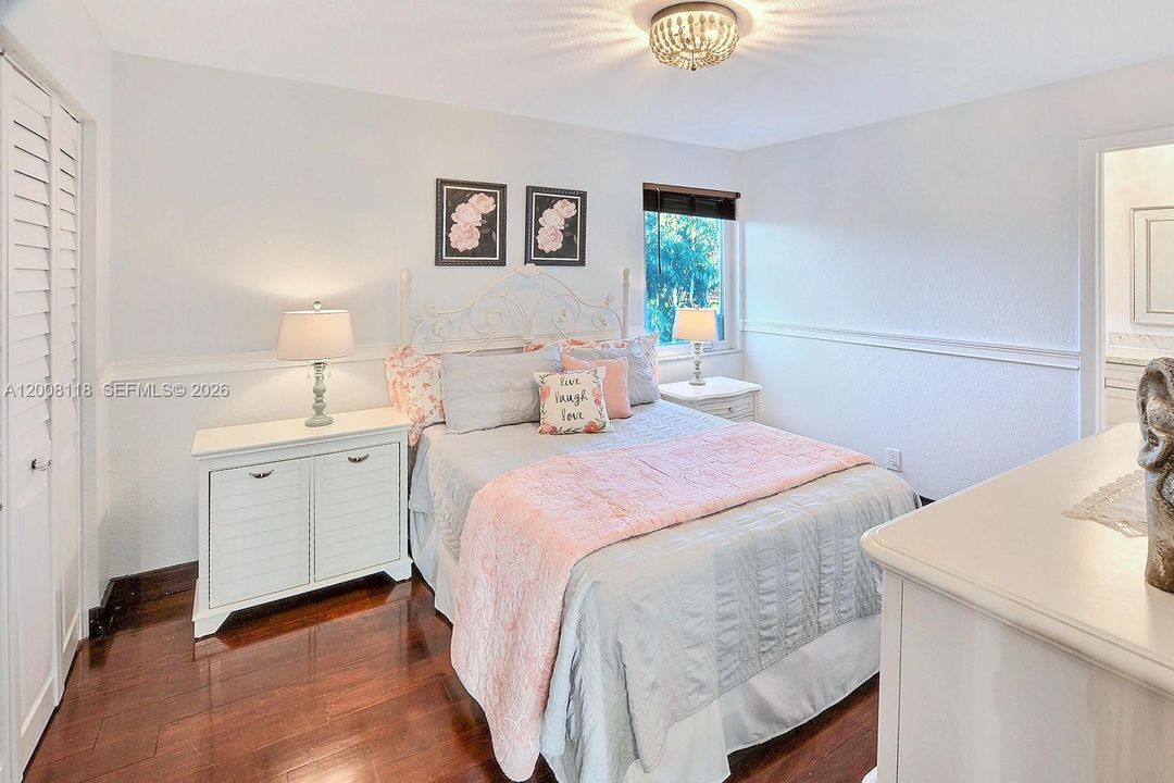 Activo con contrato: $850,000 (4 camas, 2 baños, 1854 Pies cuadrados)