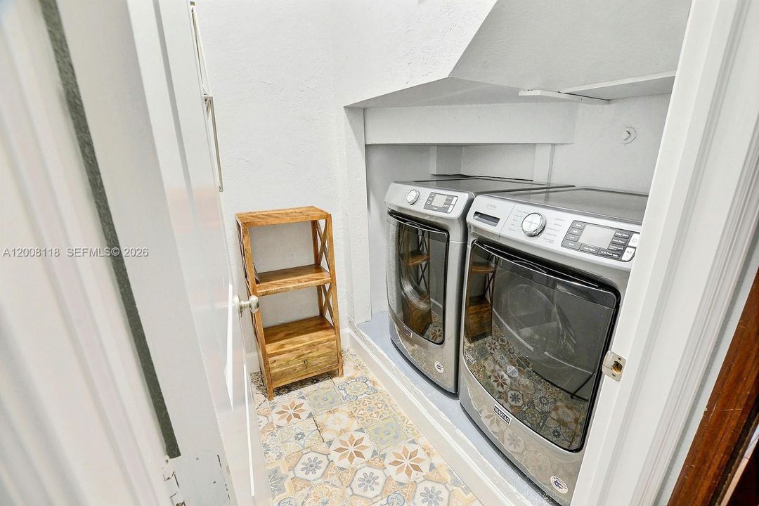Activo con contrato: $850,000 (4 camas, 2 baños, 1854 Pies cuadrados)