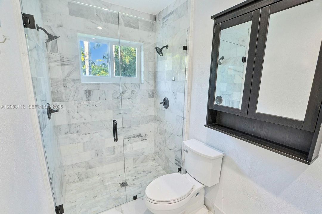 Activo con contrato: $850,000 (4 camas, 2 baños, 1854 Pies cuadrados)