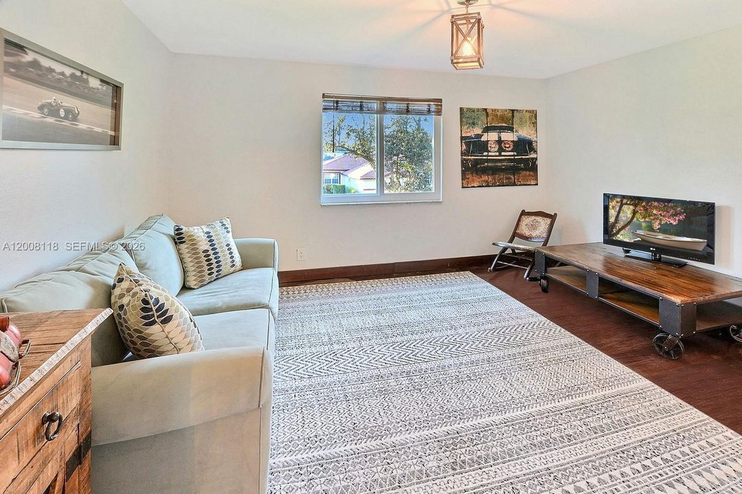 Activo con contrato: $850,000 (4 camas, 2 baños, 1854 Pies cuadrados)