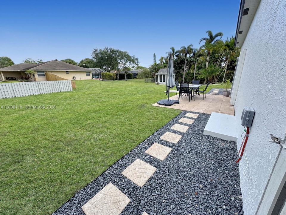 Activo con contrato: $850,000 (4 camas, 2 baños, 1854 Pies cuadrados)