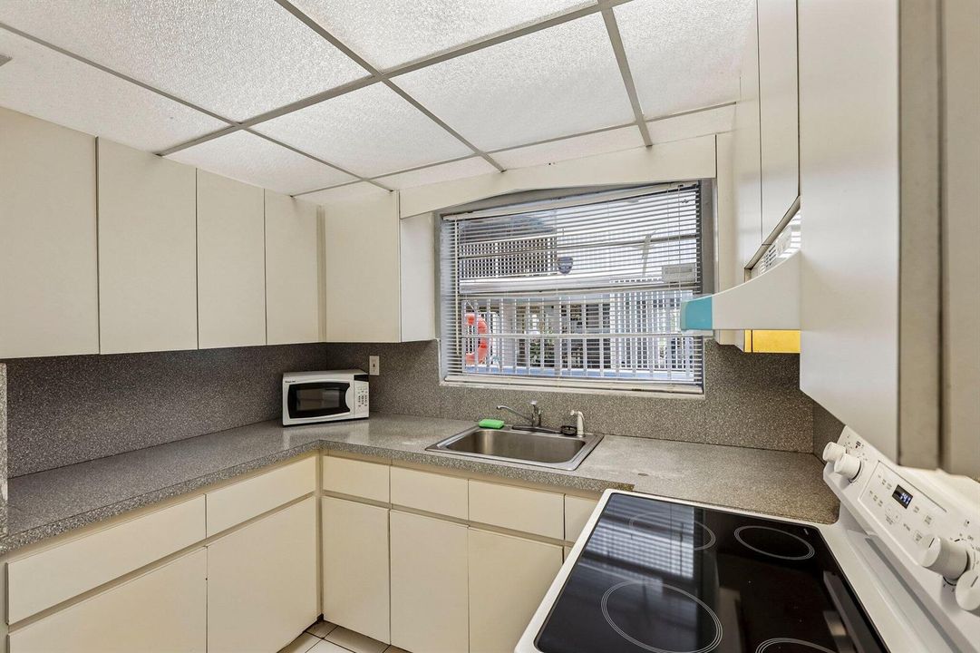 11-web-or-mls-NE 164th St E104-S2404-011