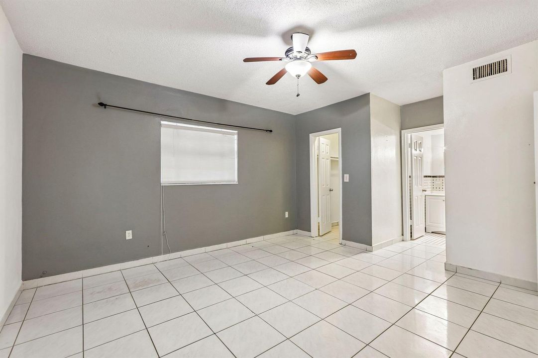 8-web-or-mls-NE 164th St E104-S2404-008