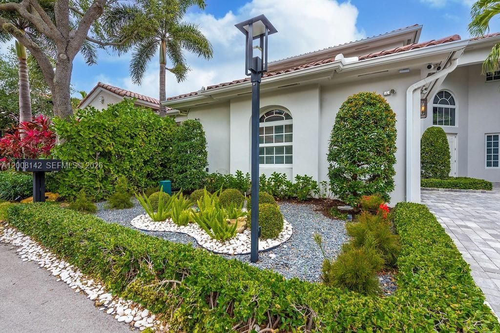 En Venta: $2,259,000 (4 camas, 3 baños, 2353 Pies cuadrados)