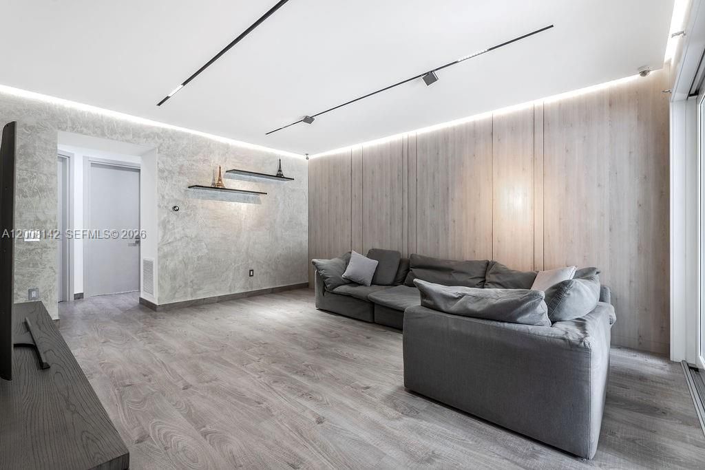 En Venta: $2,259,000 (4 camas, 3 baños, 2353 Pies cuadrados)