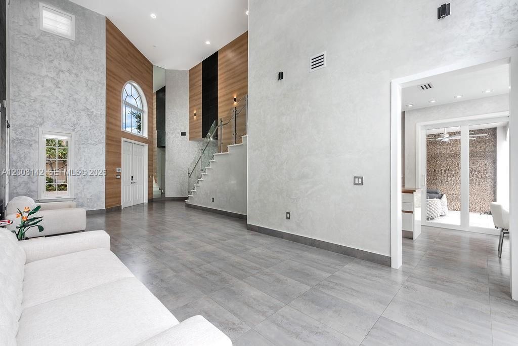 En Venta: $2,259,000 (4 camas, 3 baños, 2353 Pies cuadrados)
