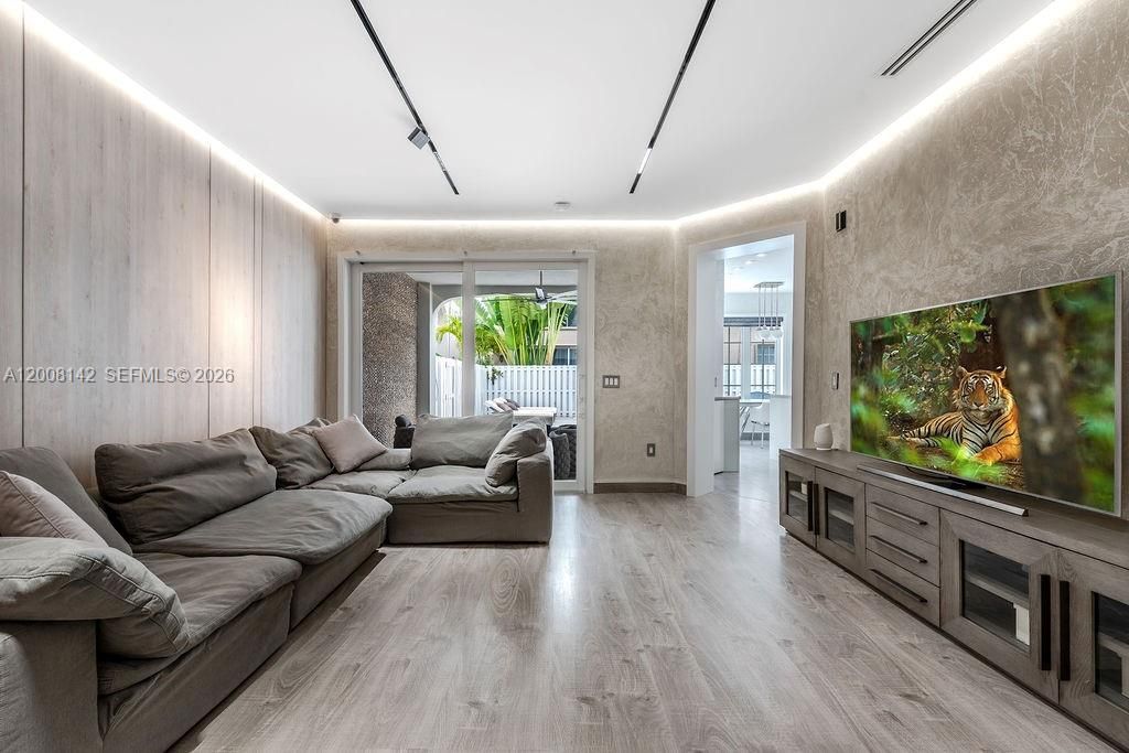 En Venta: $2,259,000 (4 camas, 3 baños, 2353 Pies cuadrados)