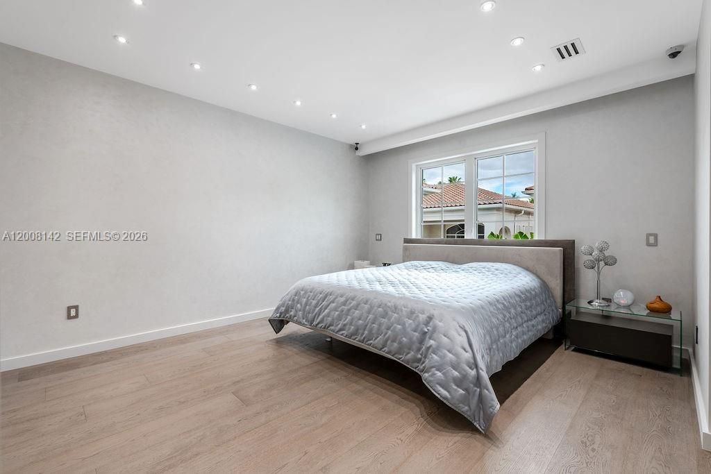 En Venta: $2,259,000 (4 camas, 3 baños, 2353 Pies cuadrados)