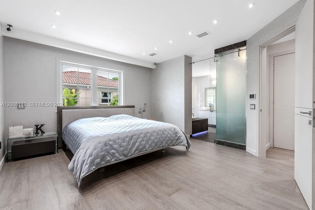 En Venta: $2,259,000 (4 camas, 3 baños, 2353 Pies cuadrados)