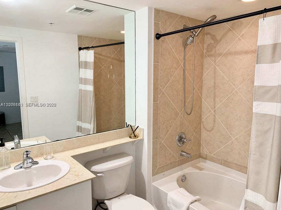 En Venta: $390,000 (0 camas, 1 baños, 507 Pies cuadrados)