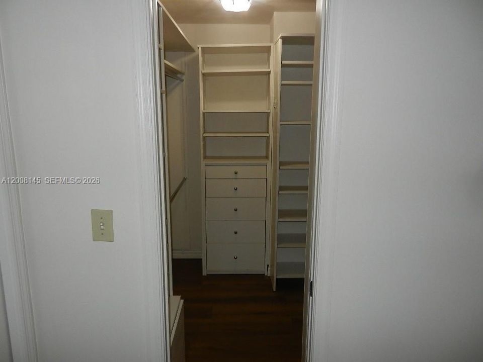 В аренду: $5,000 (5 спален, 3 ванн, 3391 Квадратных фут)
