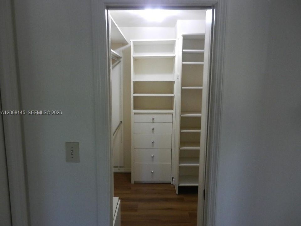 В аренду: $5,000 (5 спален, 3 ванн, 3391 Квадратных фут)