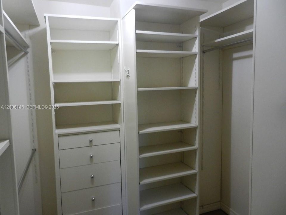 В аренду: $5,000 (5 спален, 3 ванн, 3391 Квадратных фут)