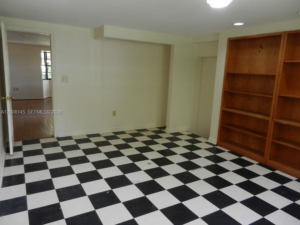 В аренду: $5,000 (5 спален, 3 ванн, 3391 Квадратных фут)