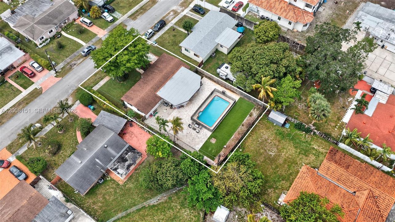 На продажу: $949,000 (4 спален, 2 ванн, 1974 Квадратных фут)