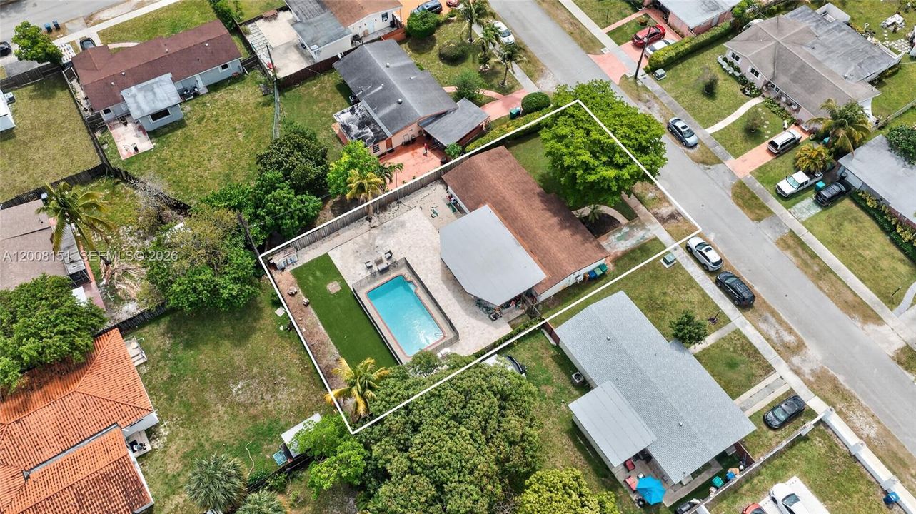 На продажу: $949,000 (4 спален, 2 ванн, 1974 Квадратных фут)