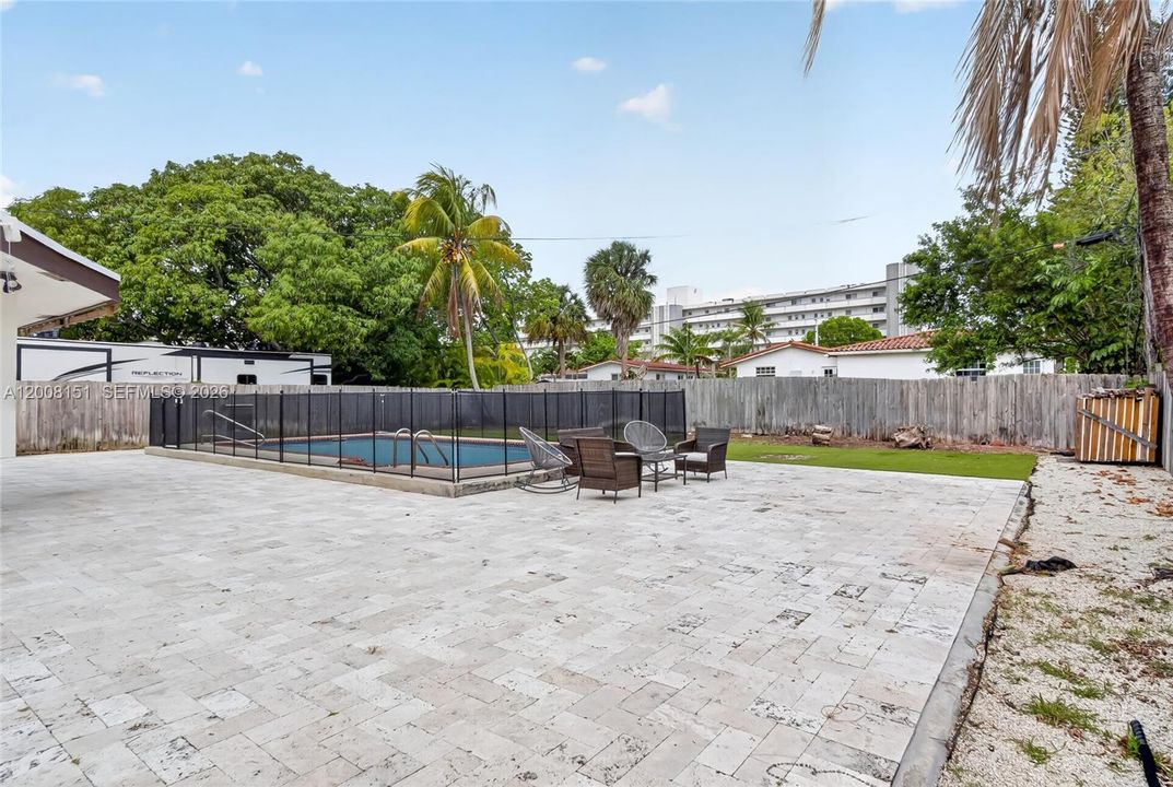 На продажу: $949,000 (4 спален, 2 ванн, 1974 Квадратных фут)