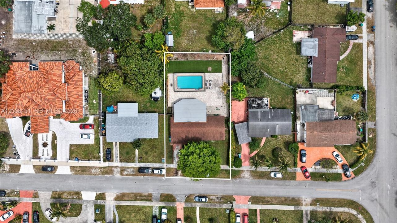 На продажу: $949,000 (4 спален, 2 ванн, 1974 Квадратных фут)
