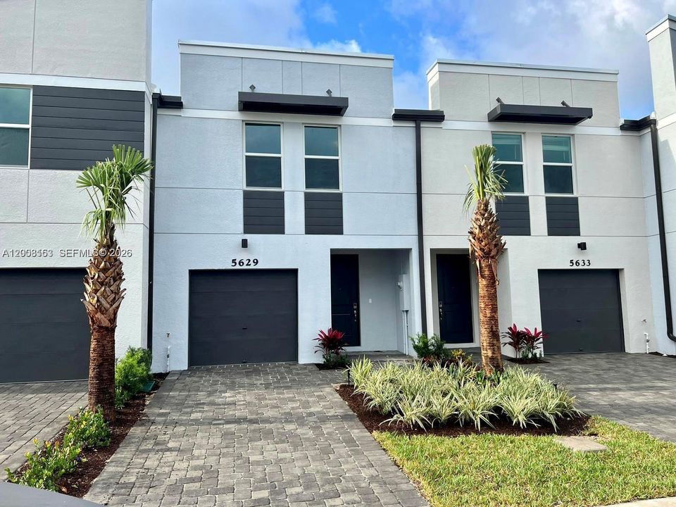 For Sale: $399,000 (3 beds, 2 baths, 1454 Square Feet)