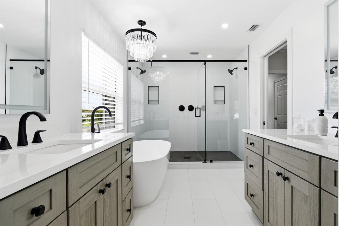 PRIMARY BATHROOM - 2ND FLOOR
