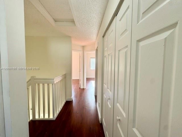 Activo con contrato: $2,950 (3 camas, 2 baños, 1468 Pies cuadrados)