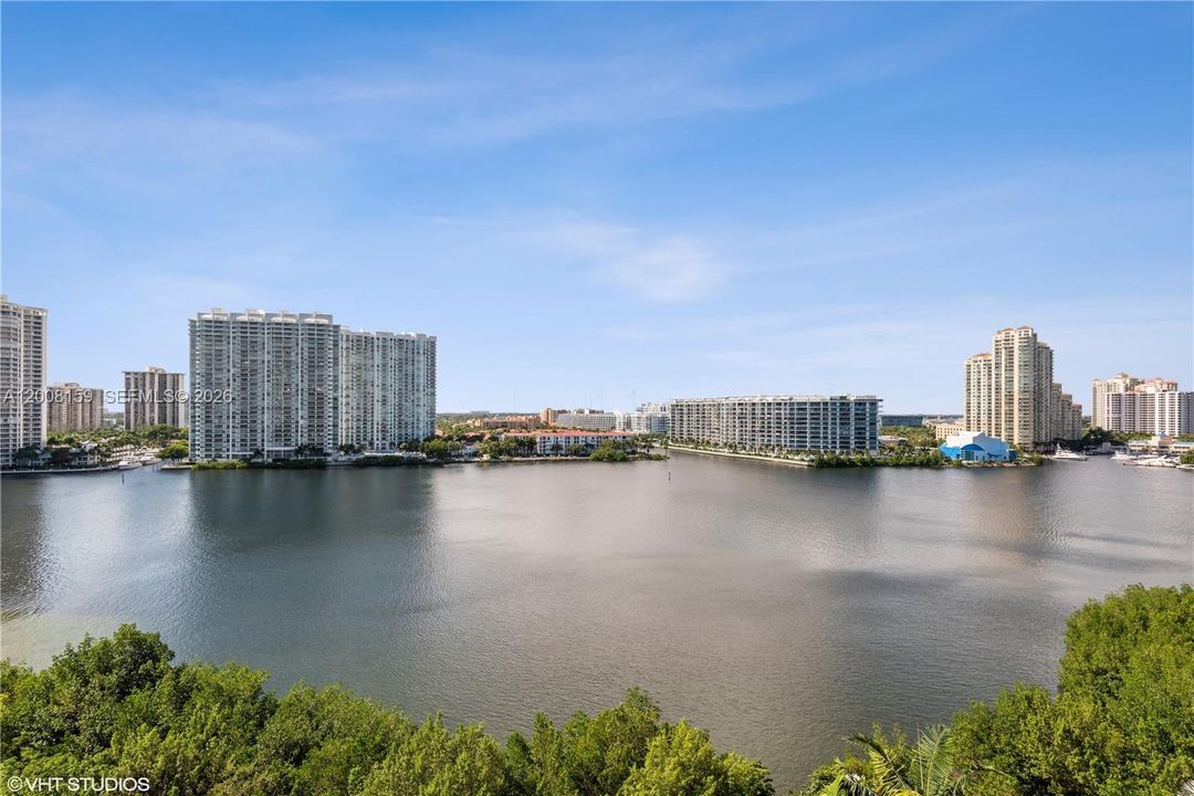 Recently Rented: $26,000 (3 beds, 4 baths, 2791 Square Feet)