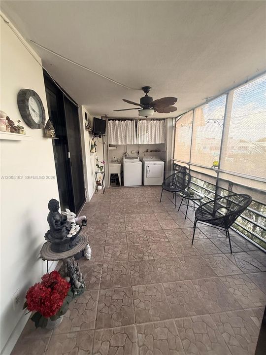 En Venta: $335,000 (3 camas, 2 baños, 1380 Pies cuadrados)
