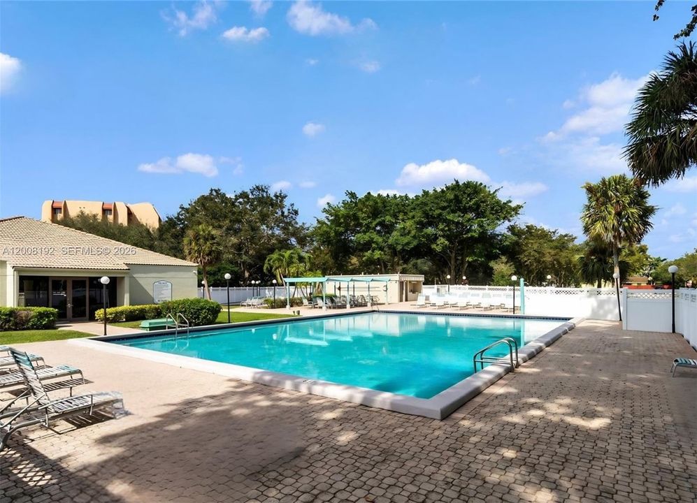 For Sale: $229,000 (2 beds, 2 baths, 1180 Square Feet)