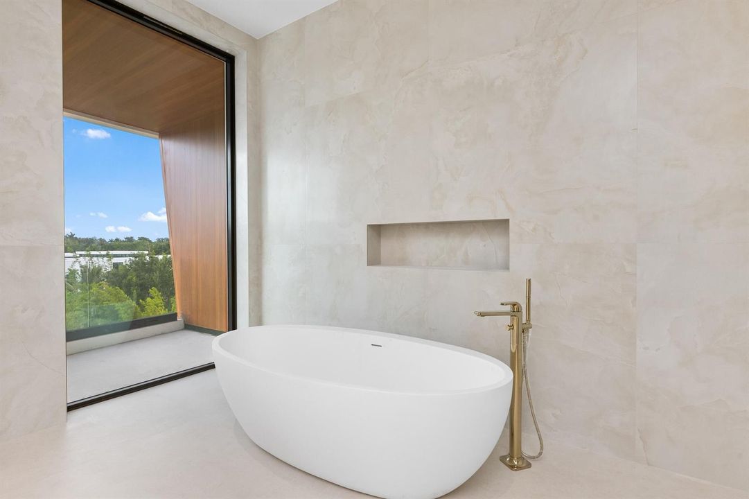 Master Bath HERS 5