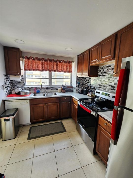 En Venta: $120,000 (2 camas, 2 baños, 975 Pies cuadrados)