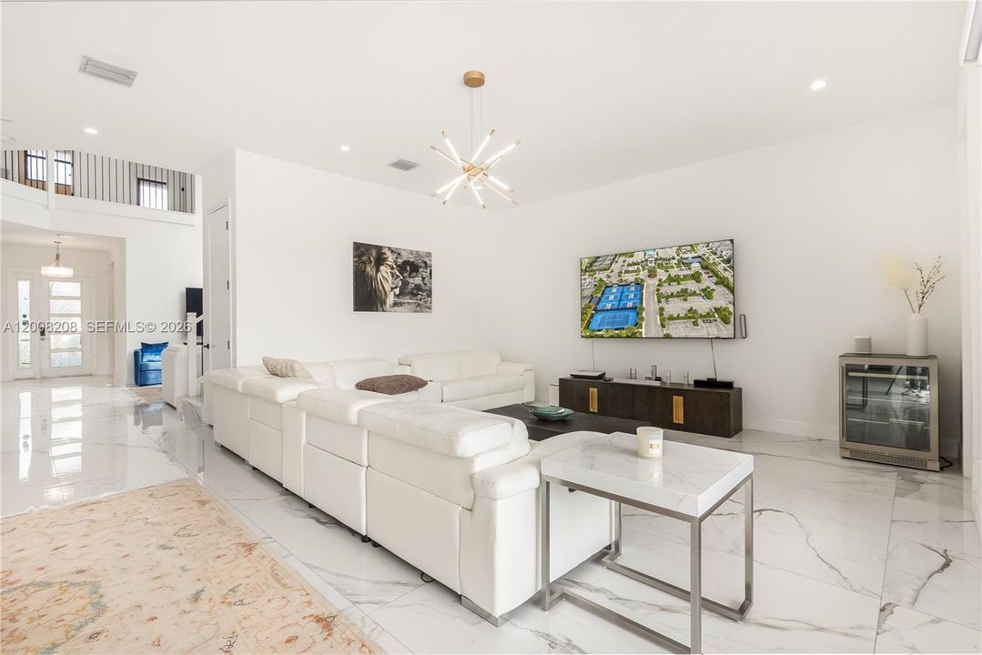 For Rent: $17,000 (5 beds, 7 baths, 4484 Square Feet)