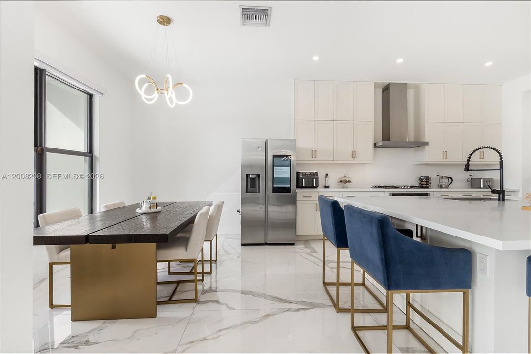 For Rent: $17,000 (5 beds, 7 baths, 4484 Square Feet)