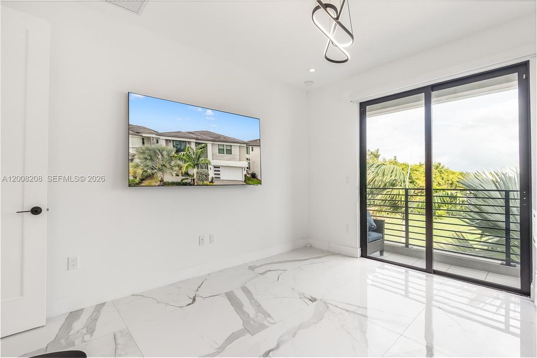 For Rent: $17,000 (5 beds, 7 baths, 4484 Square Feet)