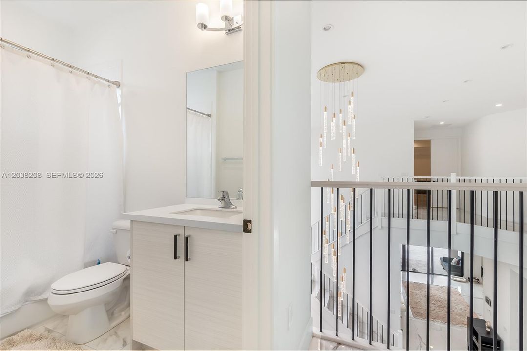 For Rent: $17,000 (5 beds, 7 baths, 4484 Square Feet)