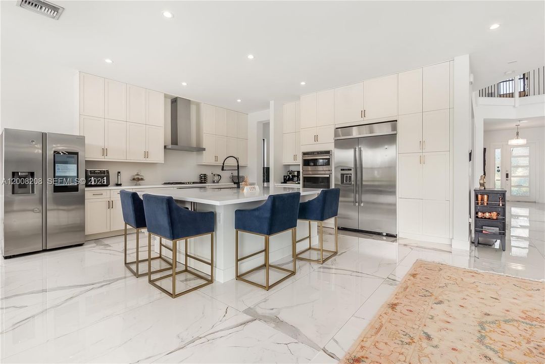 For Rent: $17,000 (5 beds, 7 baths, 4484 Square Feet)