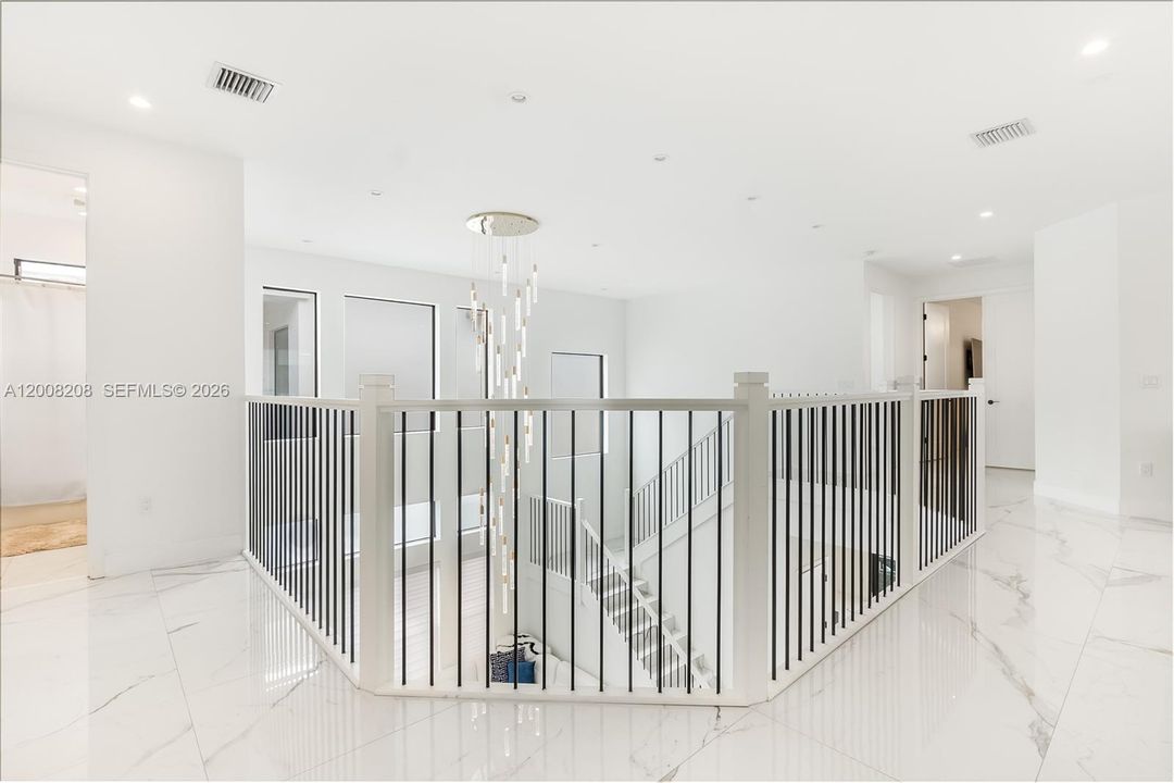 For Rent: $17,000 (5 beds, 7 baths, 4484 Square Feet)