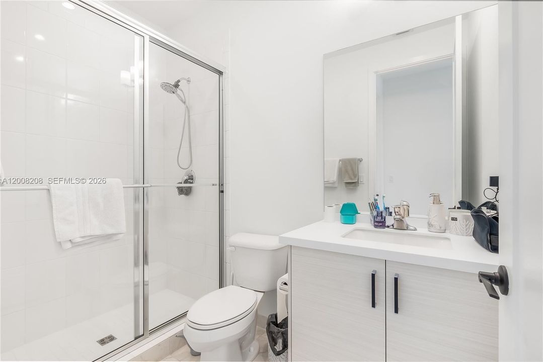 For Rent: $17,000 (5 beds, 7 baths, 4484 Square Feet)