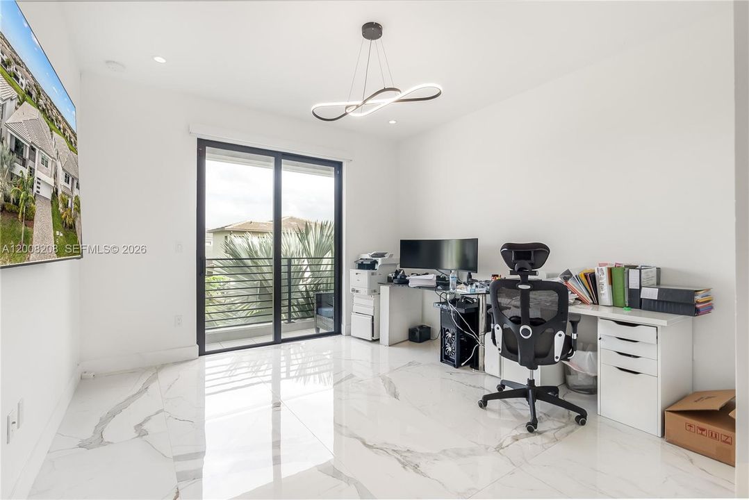 For Rent: $17,000 (5 beds, 7 baths, 4484 Square Feet)