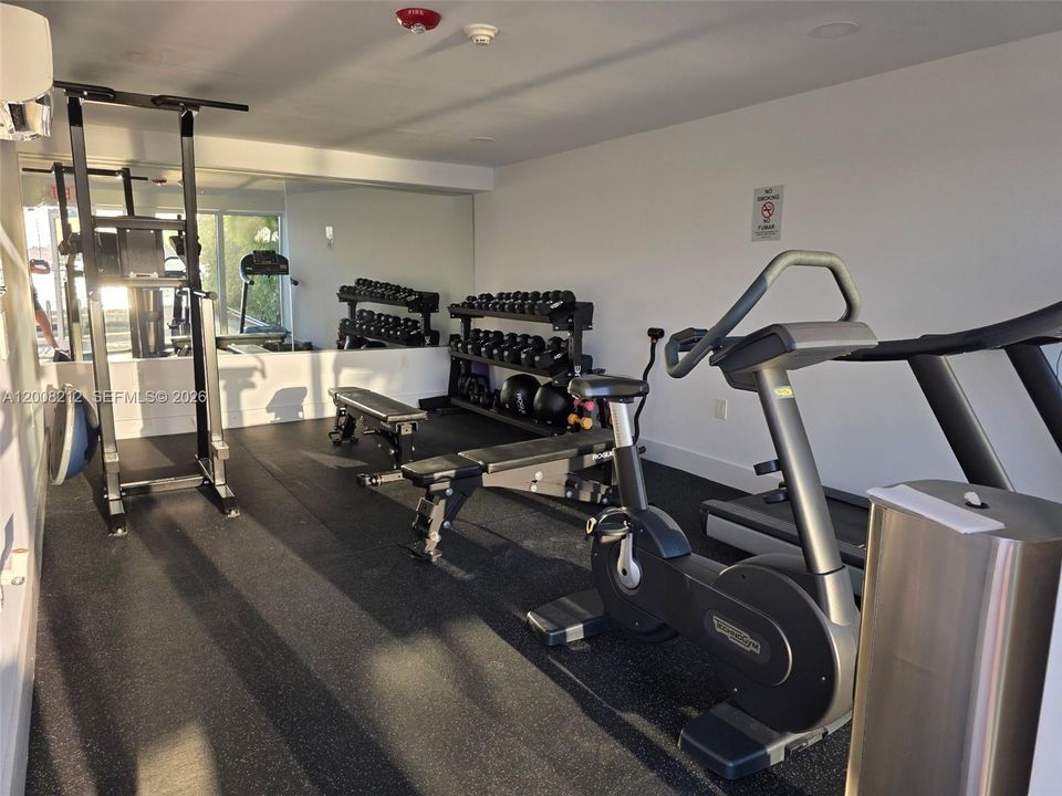 For Sale: $379,000 (1 beds, 1 baths, 760 Square Feet)