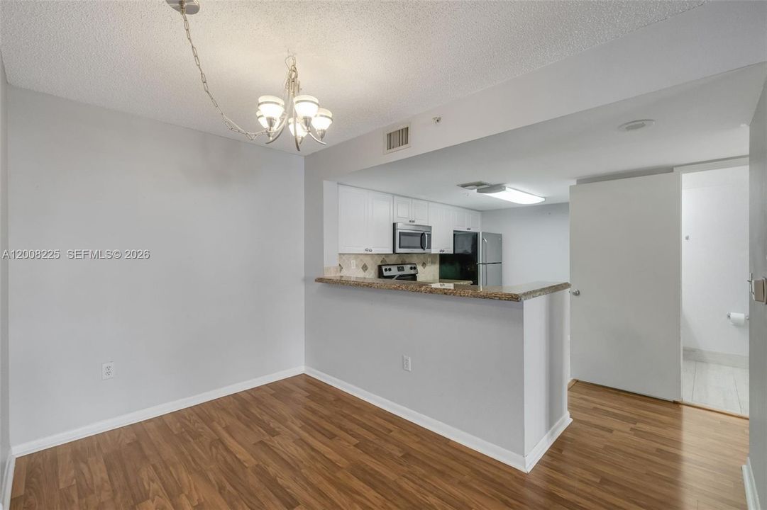 En Venta: $285,000 (1 camas, 1 baños, 808 Pies cuadrados)