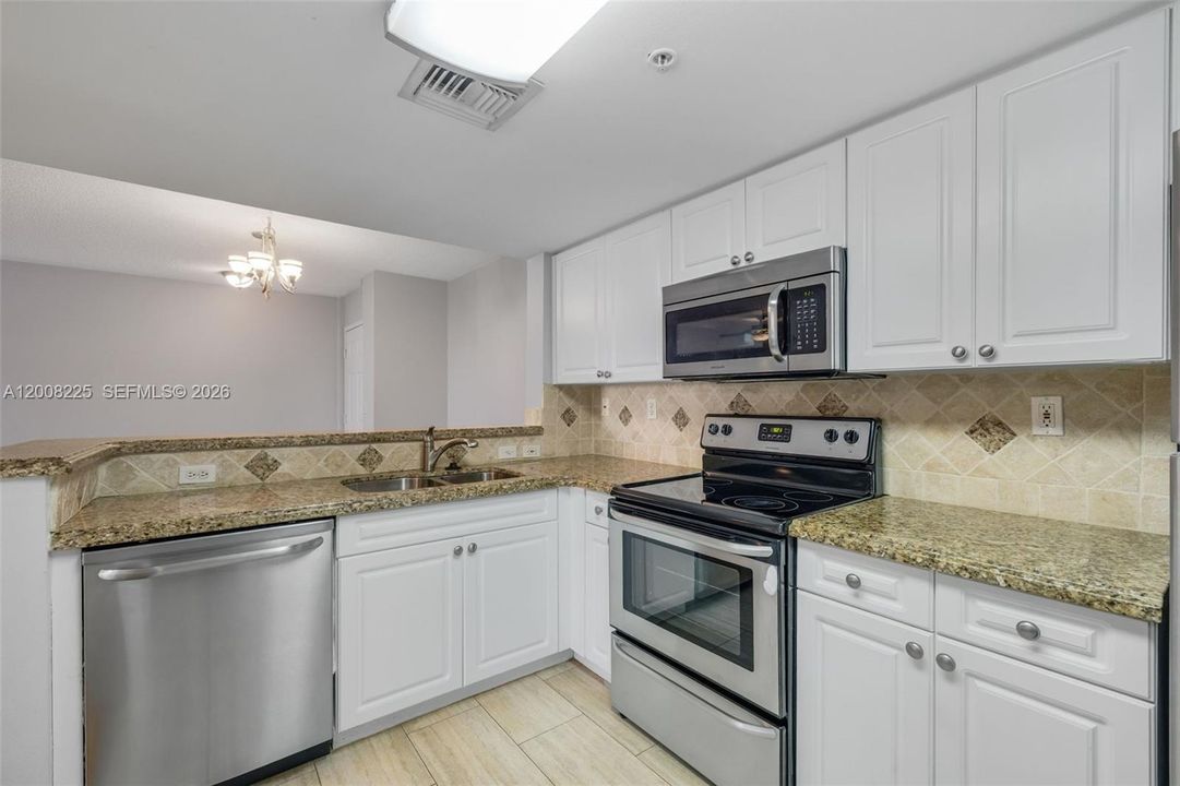 En Venta: $285,000 (1 camas, 1 baños, 808 Pies cuadrados)