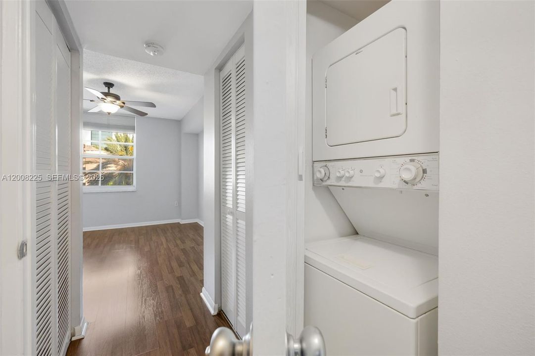 En Venta: $285,000 (1 camas, 1 baños, 808 Pies cuadrados)