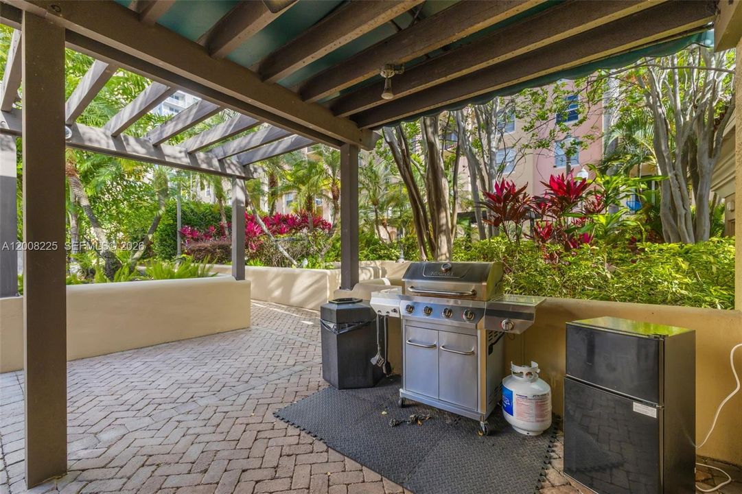 En Venta: $285,000 (1 camas, 1 baños, 808 Pies cuadrados)