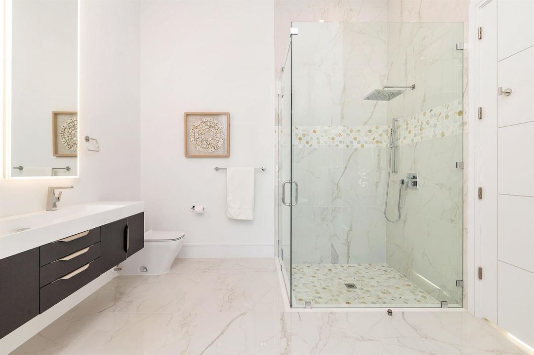 Guest Suite Bath