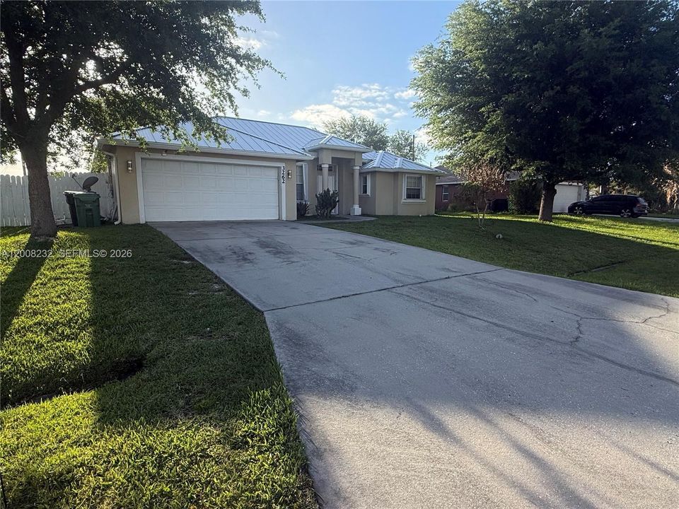 For Rent: $2,700 (3 beds, 2 baths, 2026 Square Feet)