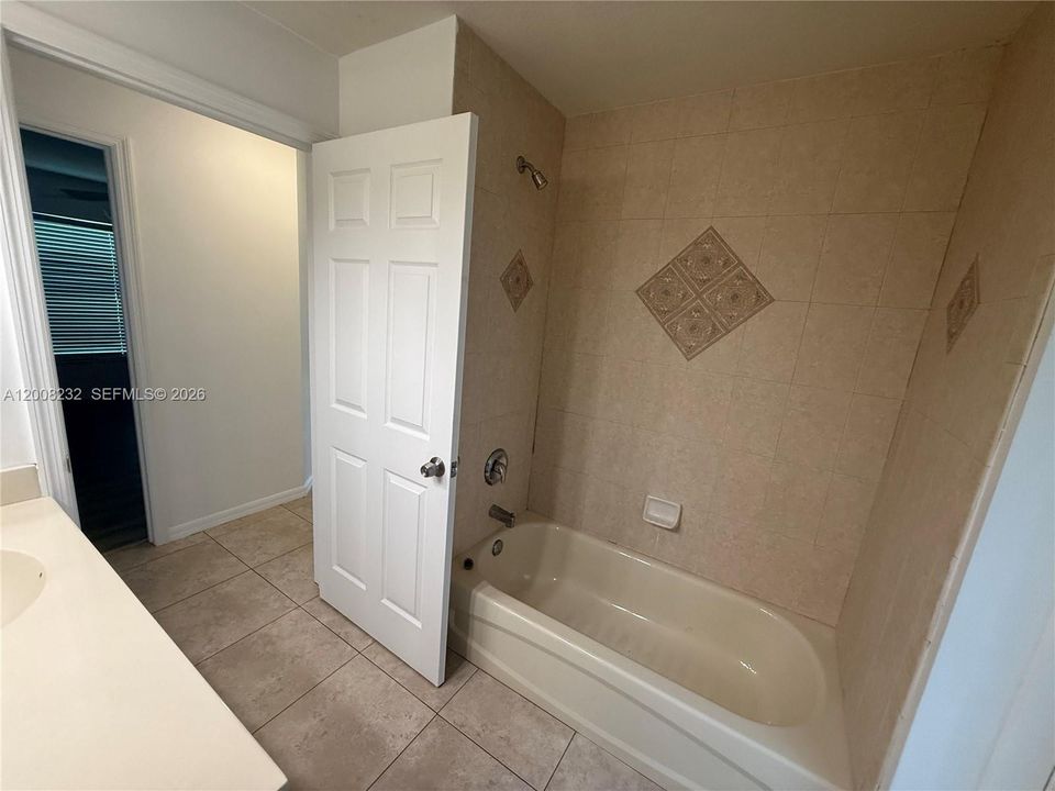 For Rent: $2,700 (3 beds, 2 baths, 2026 Square Feet)