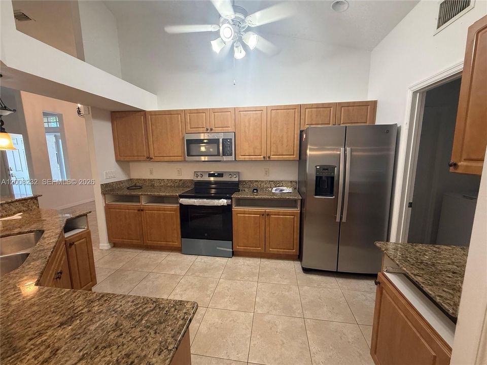 For Rent: $2,700 (3 beds, 2 baths, 2026 Square Feet)
