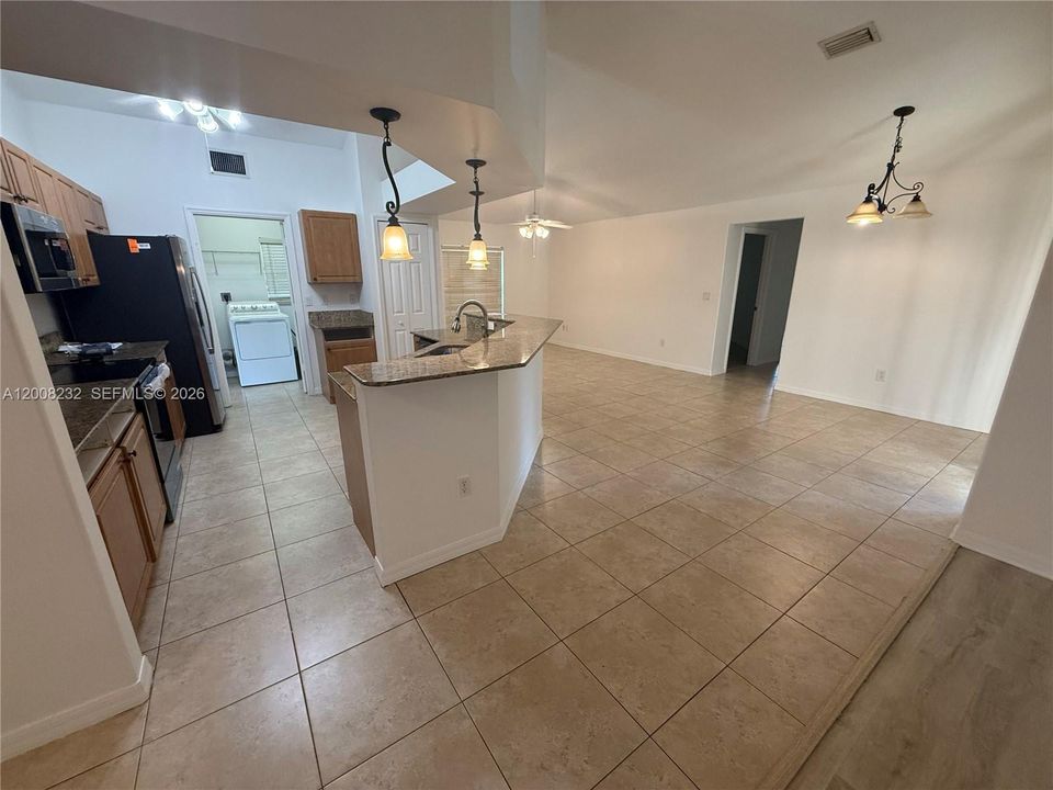 For Rent: $2,700 (3 beds, 2 baths, 2026 Square Feet)